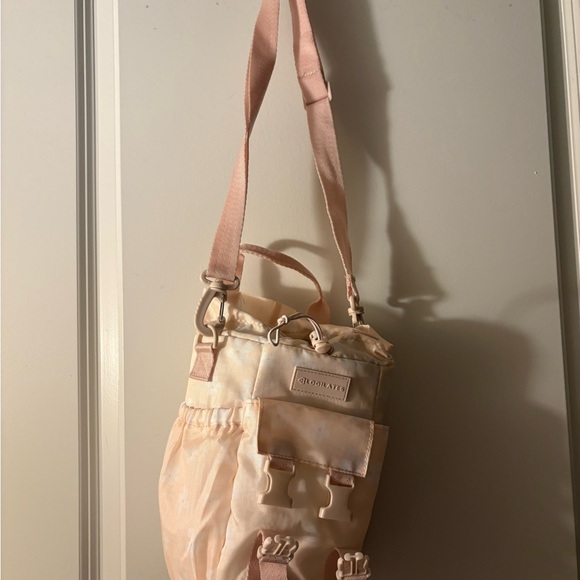 Elegant Pink Travel Bag for Women - Picture 1 of 2